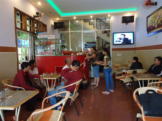 quan-cafe-binh-dan